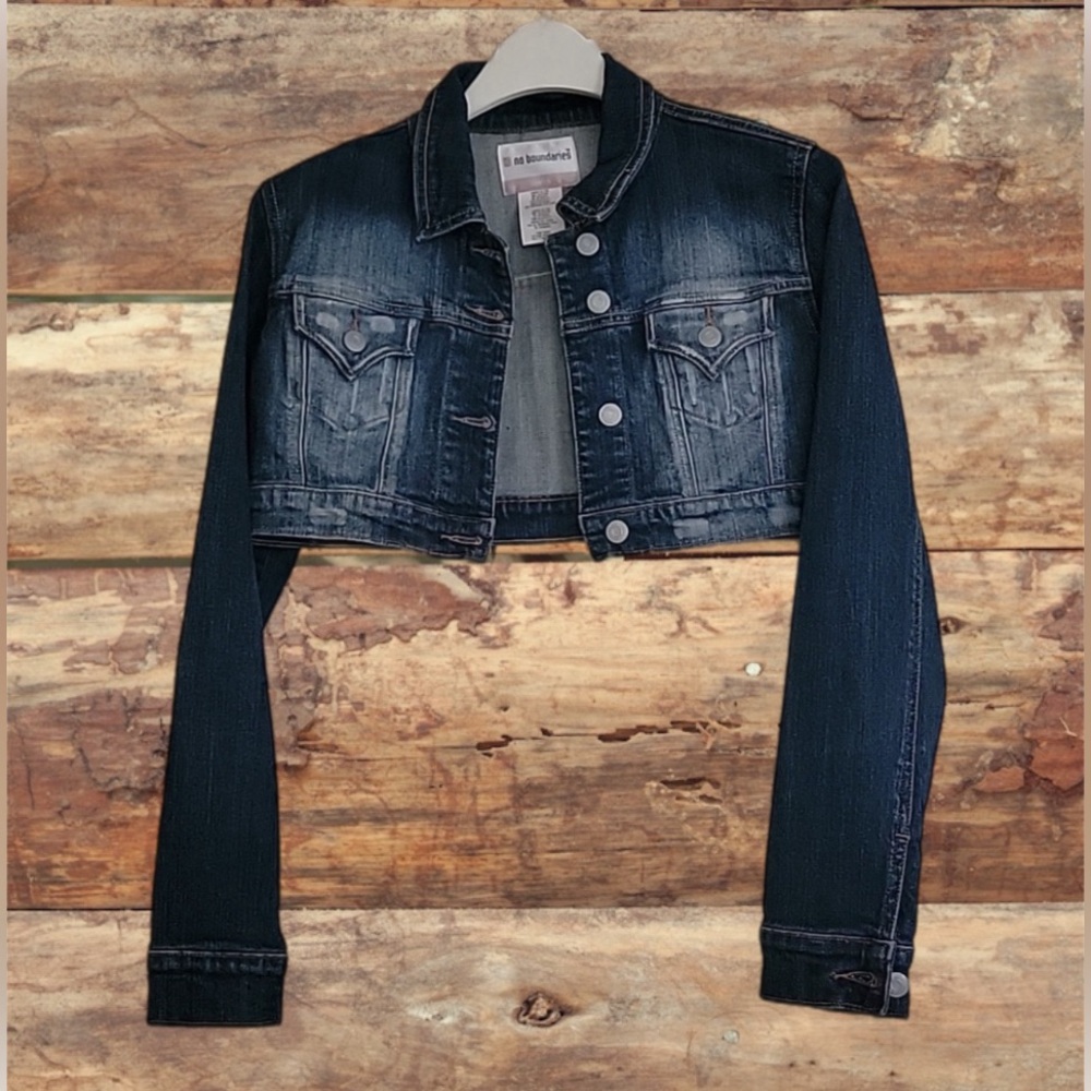 EUC No Boundaries Crop Jean Jacket 
| Juniors Size M / Women’s Size S